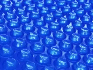 Flydende soldrevet PE-poolovertræk rund 250 cm blå