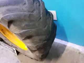 24"   500/70R24