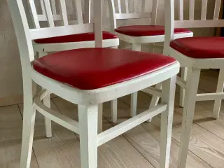 4 ældre spisebordsstole i træ (hvidmalet)