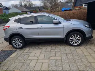 Nissan Qashqai benzin 163hk NYSYNET LAV KM