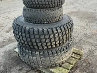 Komplet sæt dæk og fælge til John Deere 3720