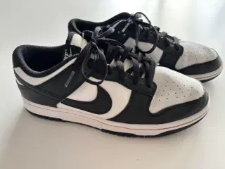Nike Panda Snickers