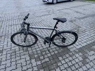 Helt ny herre cykel. Brugt få gange 