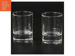 To små snapseglas (str. 6 cm)