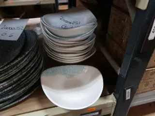 14 stk. Skål Trekantet Ø 185mm 37cl