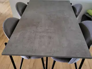 Spisebordssæt +sidebord. 