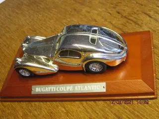 Bugatti Coupe Atlantic , sølv model     1/43 