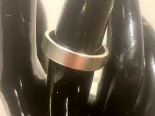 * Sterlingsølv; Stilistisk fingerring