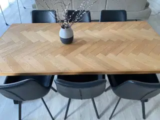 Spisebord + 6 spisebordsstole