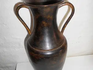 Vase af bruneret kobber 31 x 9 dm