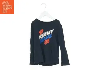 Bluse fra Tommy Hilfiger (str. 122 cm)