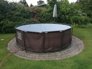 Pool, 9000liter.