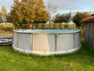 Bestway pool dug