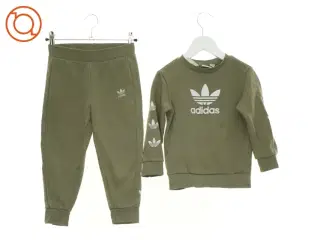 Sæt træningstøj fra Adidas (str. 104 cm)