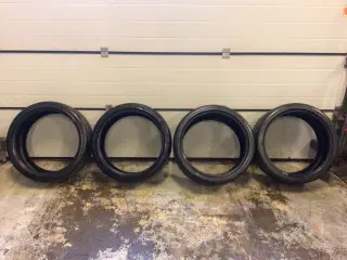 Dæk sommer 245/35R20”
