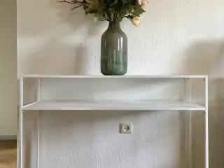 Konsolbord i hvid 3 stk. samlet og er som nye 