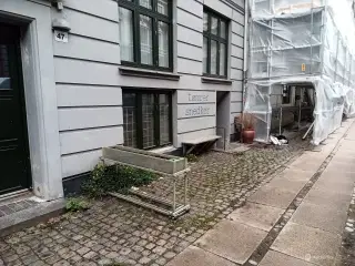 Butik/håndværkerværksted eller lignende udlejes