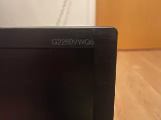 Gamerskærm + musemåtte + tastatur 