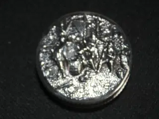 Pilleæske af sølvplet