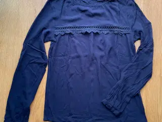 Modström sort bluse