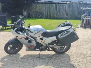 Honda VFR750F