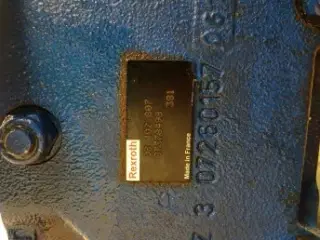 New Holland LB115B Hydraulikklaver 87378498