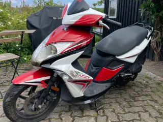 Kymco Super 8, Svensk knallert