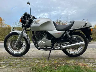 Honda XBR 500 Motorcykel