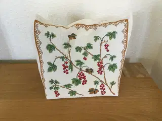 Taske af broderi