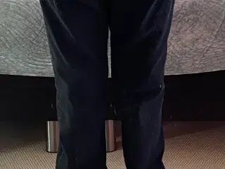 Sorte Jeans str 42 fra ZbyZ sælges
