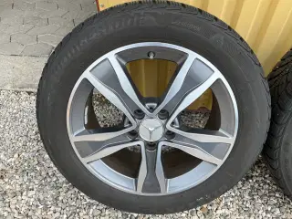 Originale 17” Mercedes alufælge m/vinterdæk