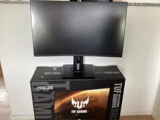 Gaming skærm Asus,Headset SteelSeries,Tastatur 