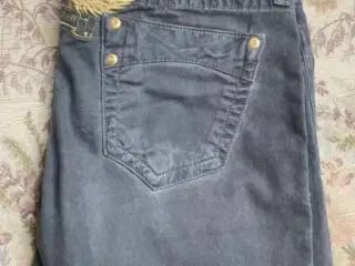 Robins Jean model Marilyn str 28
