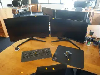 2 stk. skærme + tastatur, mus, headset & dockingstation