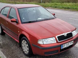 Skoda Octavia 1.6i 5dørs, Nyynet 13.10.2025, flot