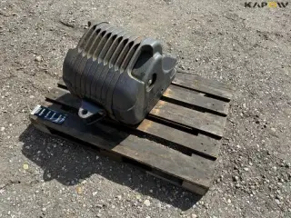 - - - Frontvægt