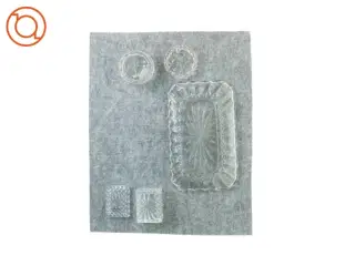 Glasservice i krystal (str. 22 x 14 cm 7 x 5 cm 6 x 4 cm)