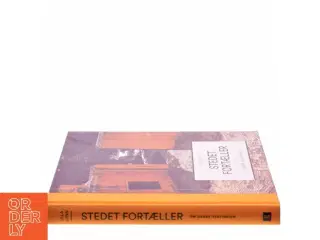 Stedet fortl̆ler af Ulla Lunn (Bog)