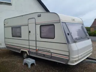 LMC campingvogn med køjeseng 
