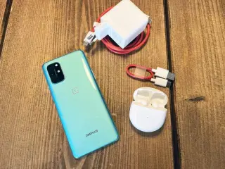 OnePlus 8T 128GB med OnePlus Buds 