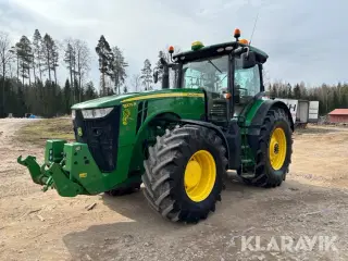 Traktor John Deere 8320R