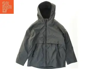 Regnjakke med hætte fra Zara (str. 152)