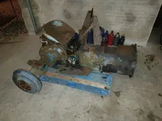 Bagtøj, gearkasse og koblingshus - Fordson Dexta