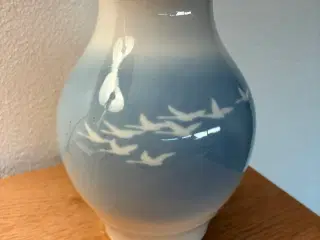 Svane Kunst vase  – hvid/blå porcelæn - 15 cm