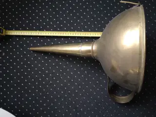 Flot Stor Messing Tragt.