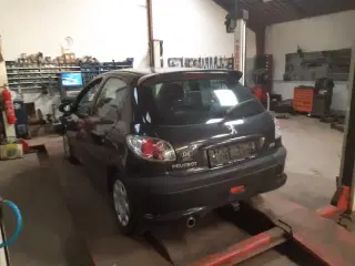 Peugeot 206 1,4 benzin