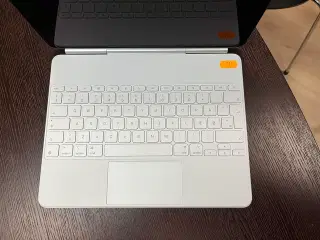 Apple IPAD Air. 4Gen. Med magic tastertur