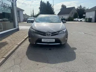 Toyota Auris 1,4 D-4D T2