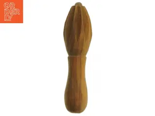 Træ citruspresser (str. 15 cm)