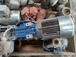 - - - El motor 0,75 kW  4 stk